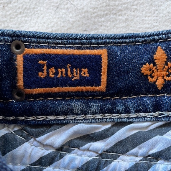 Rock Revival Jeniya Skinny Jeans - Picture 7 of 9